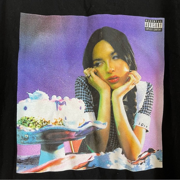 Olivia Rodrigo Concert Tee Shirt Sour Tour Merch Black with Photo Graphic XL - Picture 4 of 6